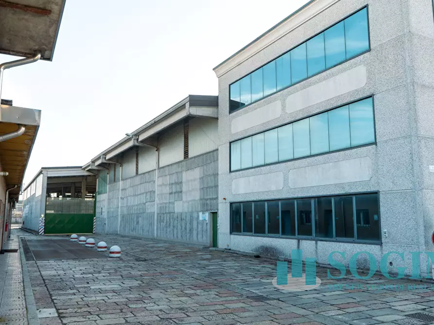 Immagine 8 di Capannone industriale in affitto  in via martin luther king a Milano