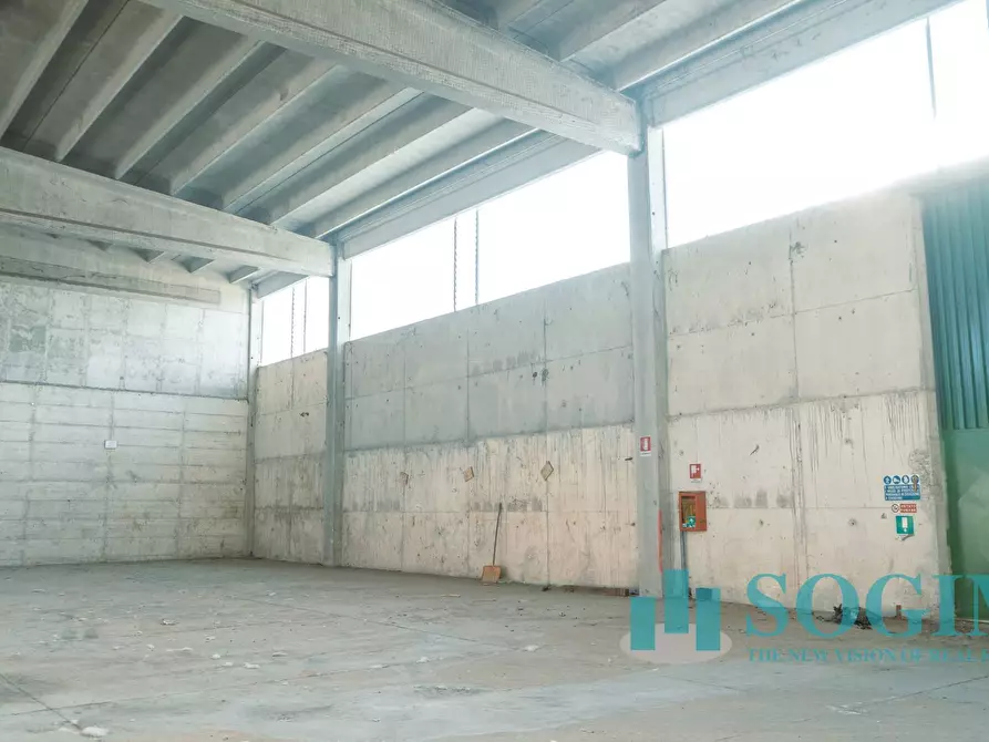 Immagine 4 di Capannone industriale in affitto  in via martin luther king a Milano