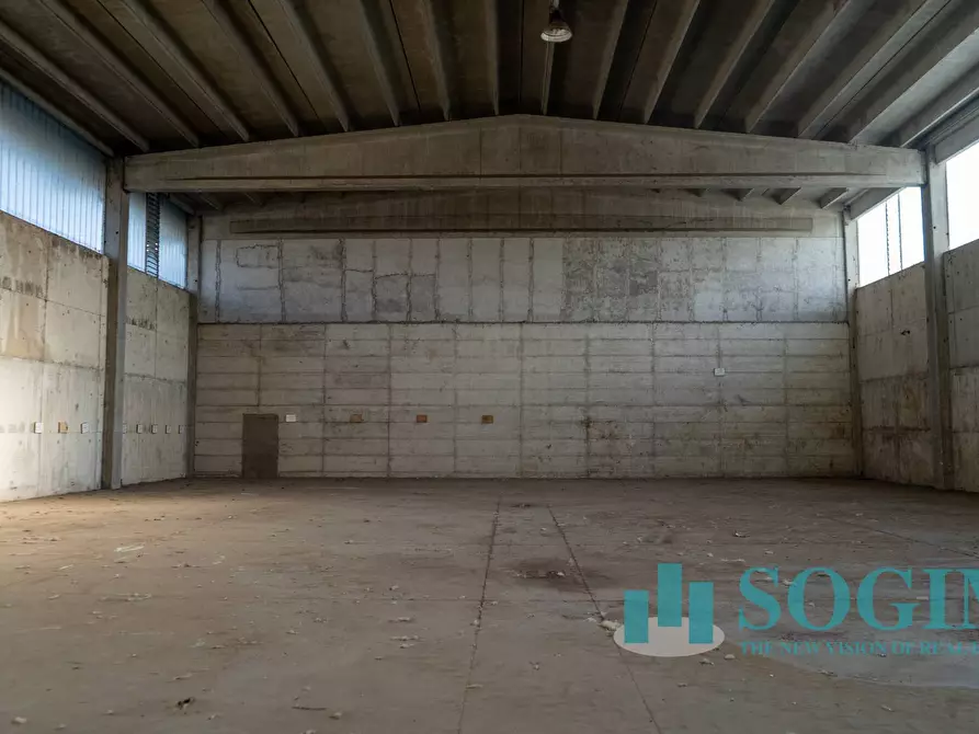 Immagine 3 di Capannone industriale in affitto  in via martin luther king a Milano