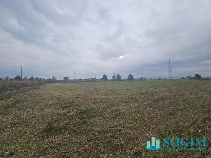 Immagine 2 di Terreno industriale in vendita  in via Saba a Abbiategrasso