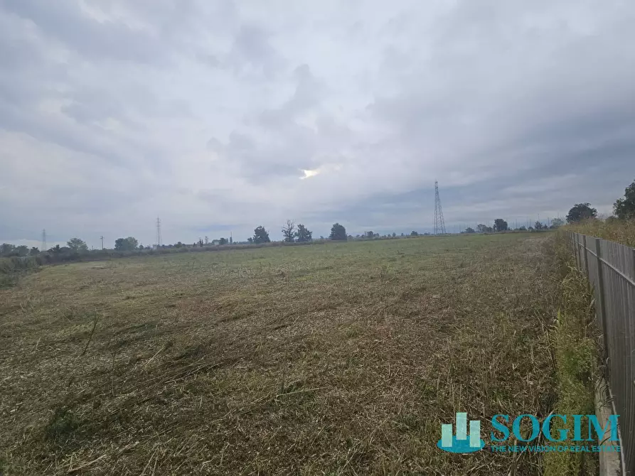 Immagine 3 di Terreno industriale in vendita  in via Saba a Abbiategrasso