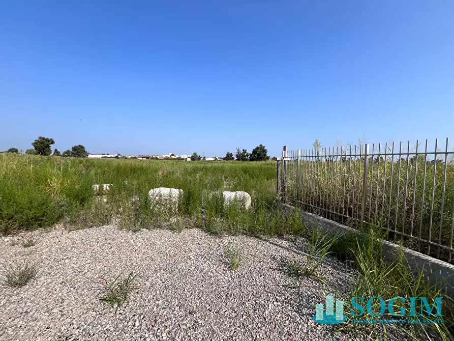 Immagine 6 di Terreno industriale in vendita  in via Saba a Abbiategrasso