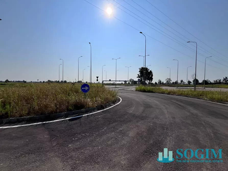 Immagine 8 di Terreno industriale in vendita  in via Saba a Abbiategrasso