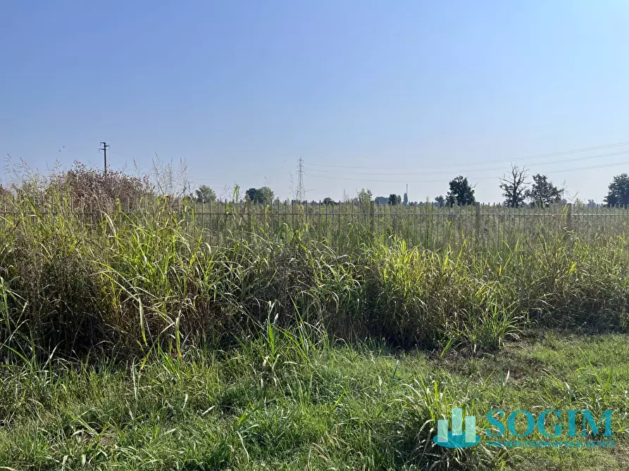 Immagine 12 di Terreno industriale in vendita  in via Saba a Abbiategrasso