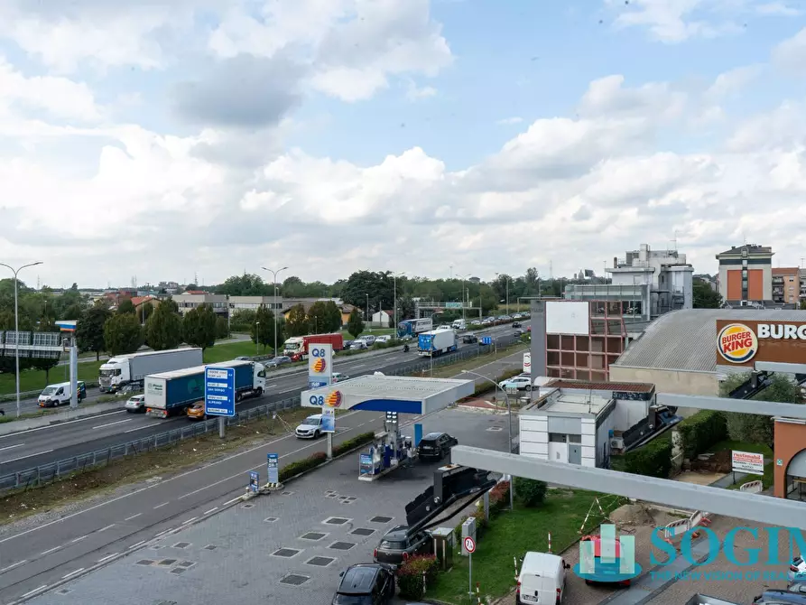 Immagine 20 di Locale commerciale in affitto  in viale valassina a Lissone