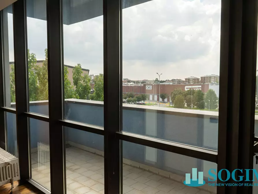 Immagine 21 di Locale commerciale in affitto  in viale valassina a Lissone