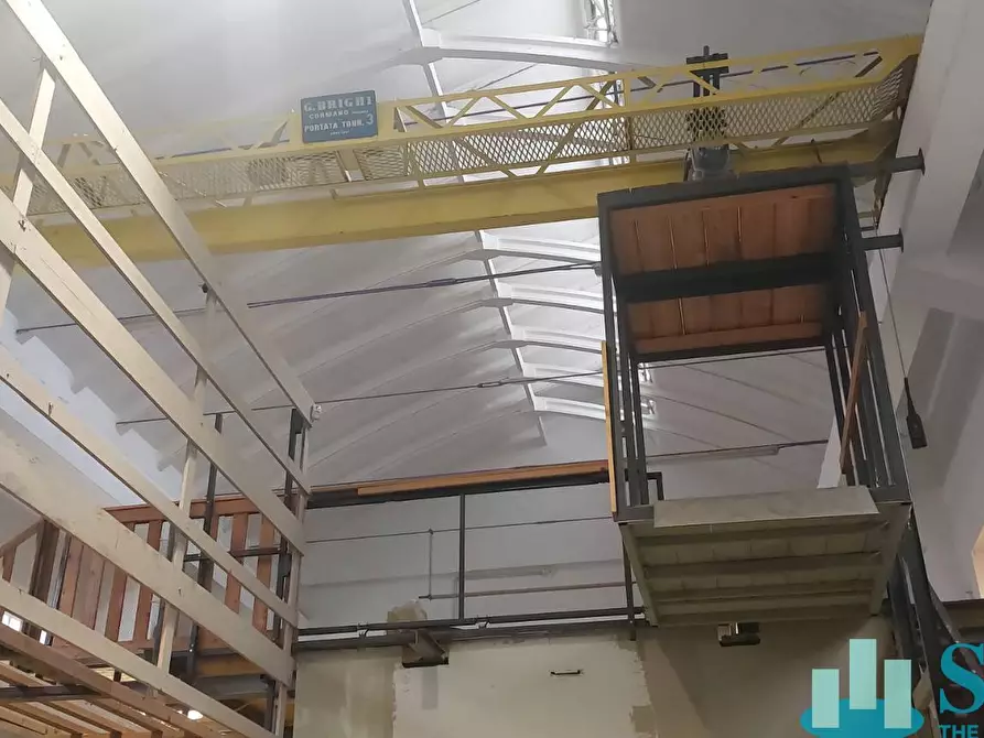 Immagine 5 di Magazzino in vendita  a Milano