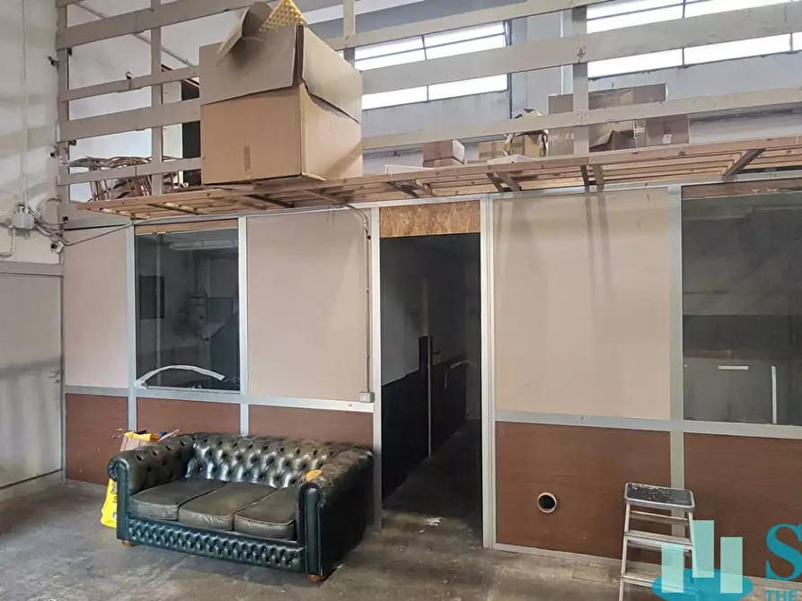 Immagine 8 di Magazzino in vendita  a Milano