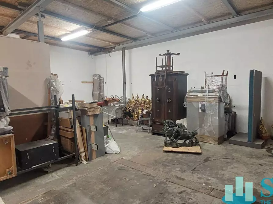 Immagine 13 di Magazzino in vendita  a Milano