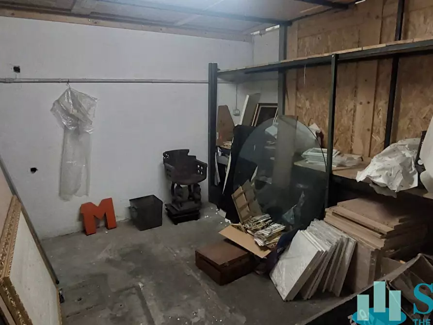 Immagine 17 di Magazzino in vendita  a Milano