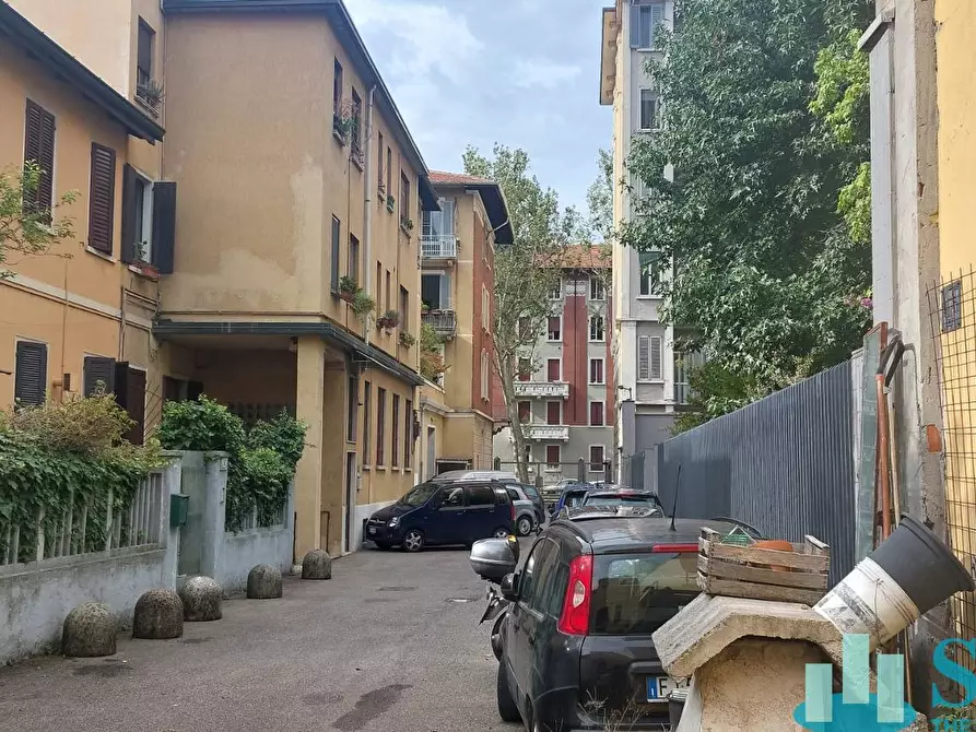 Immagine 26 di Magazzino in vendita  a Milano