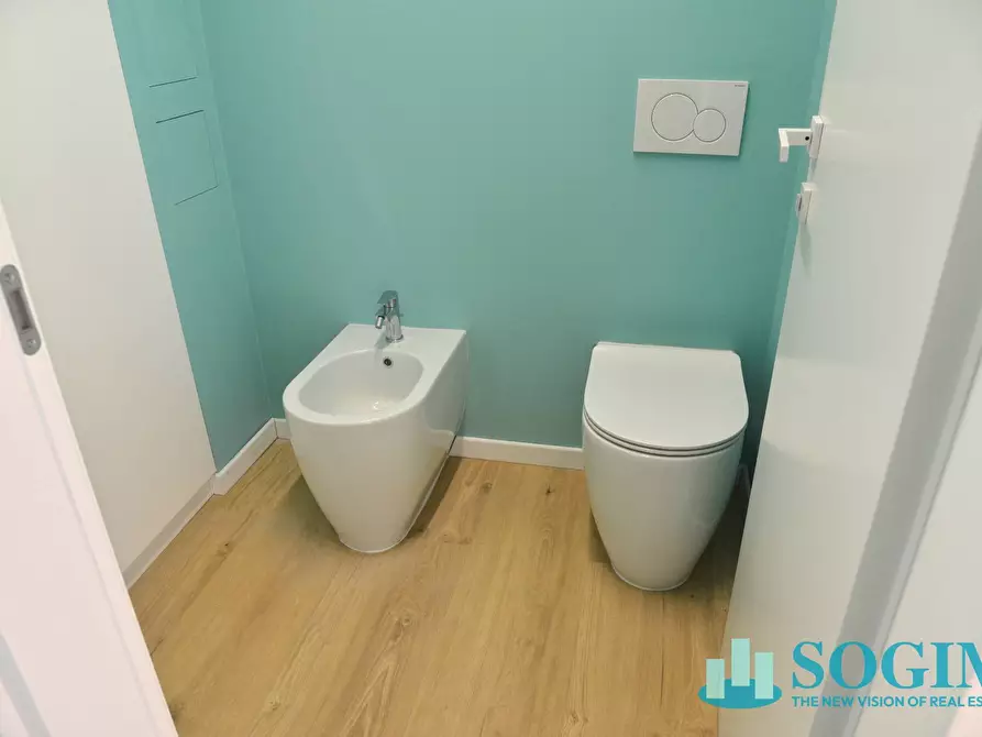 Immagine 24 di Ufficio in vendita  in via cimabue a Besana In Brianza