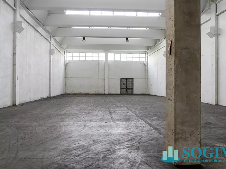 Immagine 5 di Capannone industriale in vendita  in via Erba a Melzo