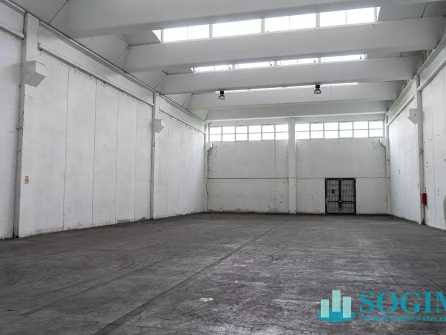 Immagine 3 di Capannone industriale in vendita  in via Erba a Melzo