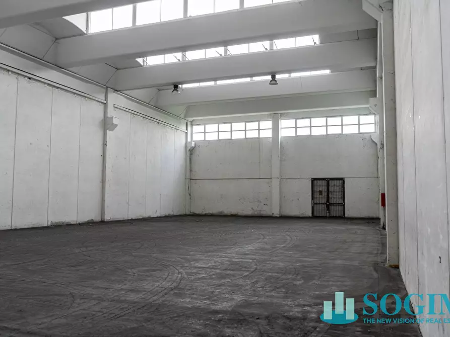 Immagine 8 di Capannone industriale in vendita  in via Erba a Melzo