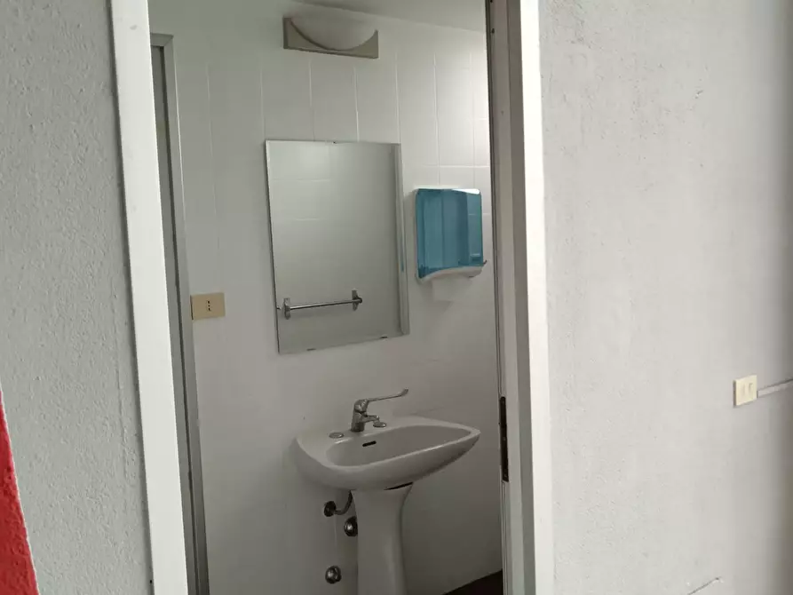 Immagine 22 di Capannone industriale in affitto  in via Vesuvio a Nova Milanese