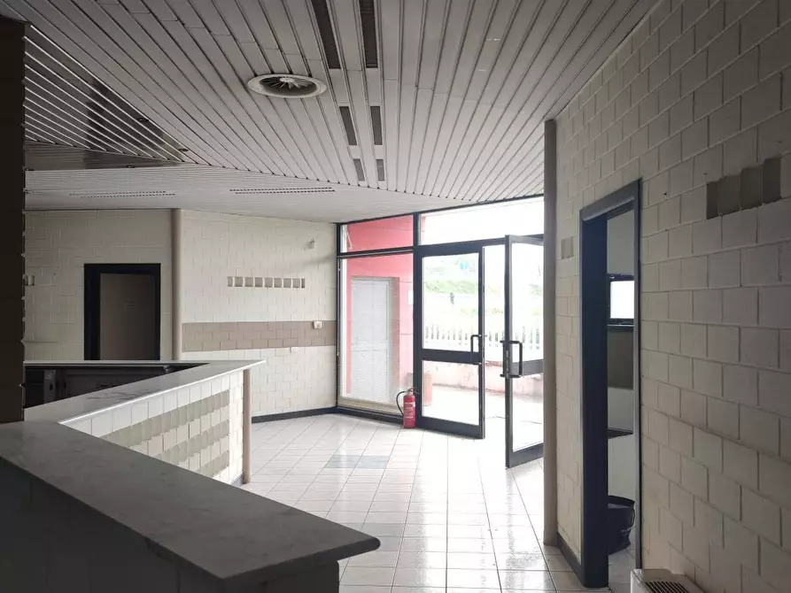 Immagine 22 di Locale commerciale in vendita  in Via Blancanuca a Treviglio