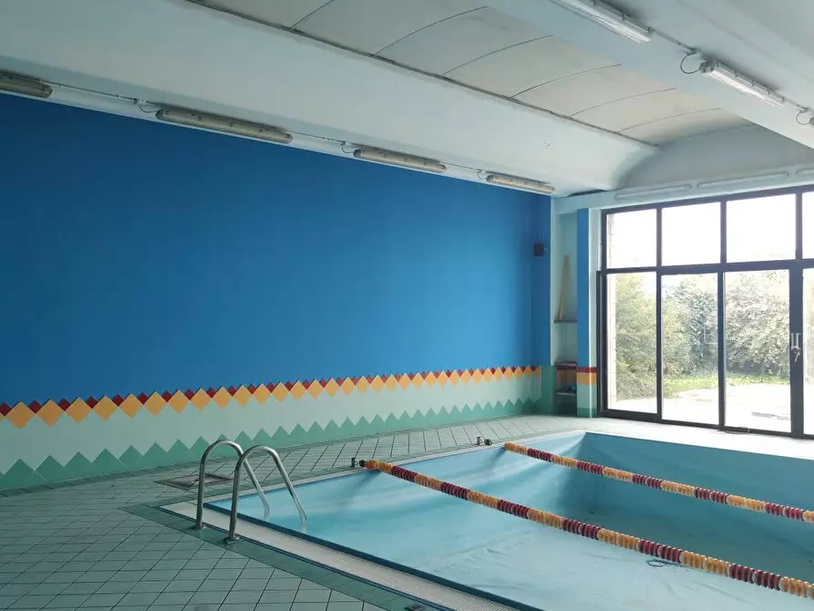 Immagine 29 di Locale commerciale in vendita  in Via Blancanuca a Treviglio