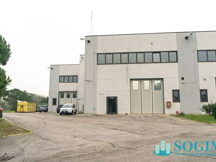 Immagine 6 di Capannone industriale in affitto  a Opera