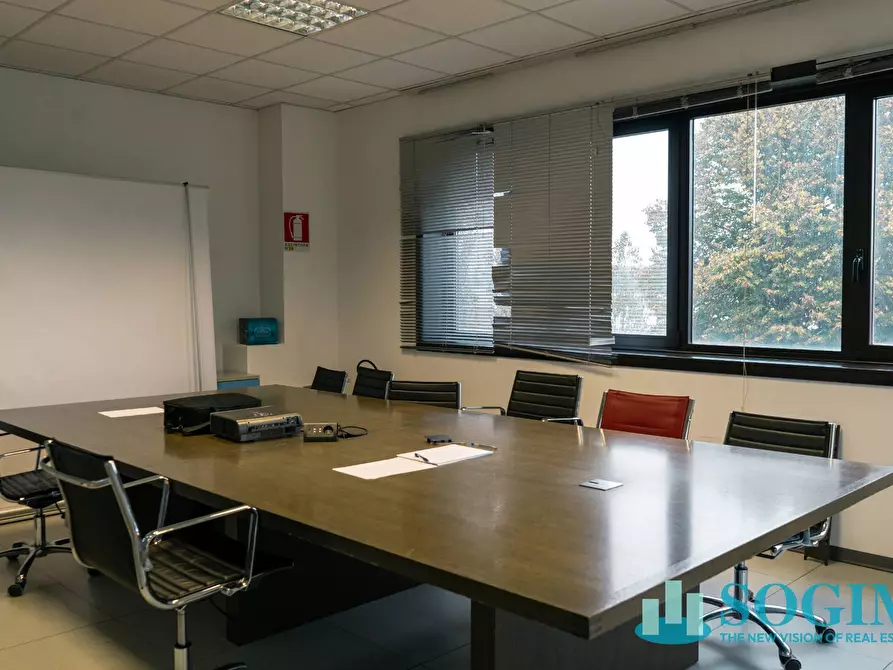 Immagine 11 di Capannone industriale in affitto  a Opera