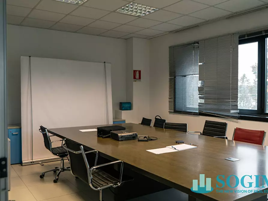 Immagine 12 di Capannone industriale in affitto  a Opera