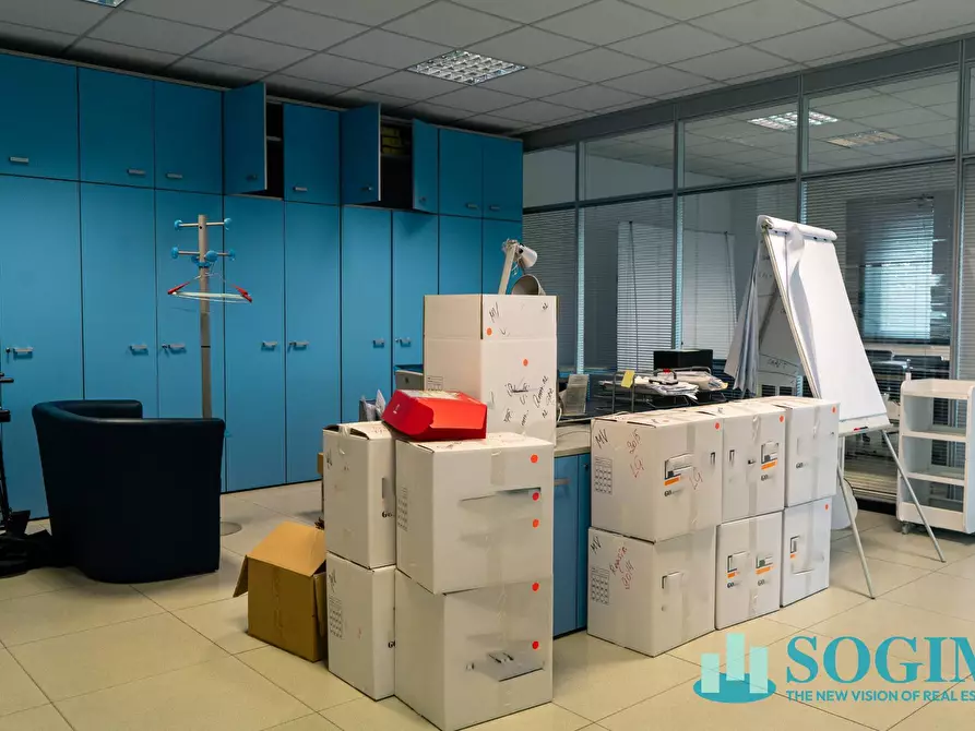 Immagine 13 di Capannone industriale in affitto  a Opera