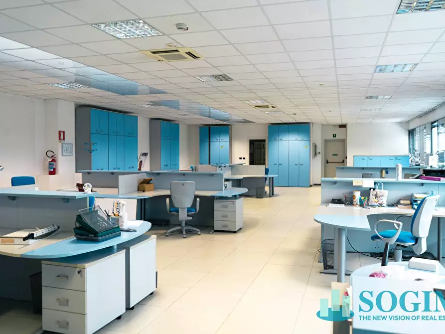 Immagine 2 di Capannone industriale in affitto  a Opera