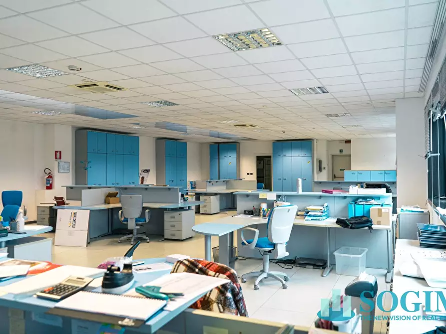 Immagine 17 di Capannone industriale in affitto  a Opera