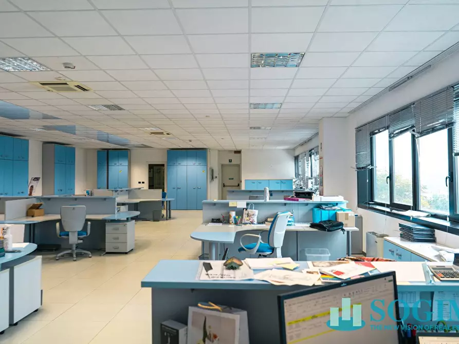 Immagine 18 di Capannone industriale in affitto  a Opera