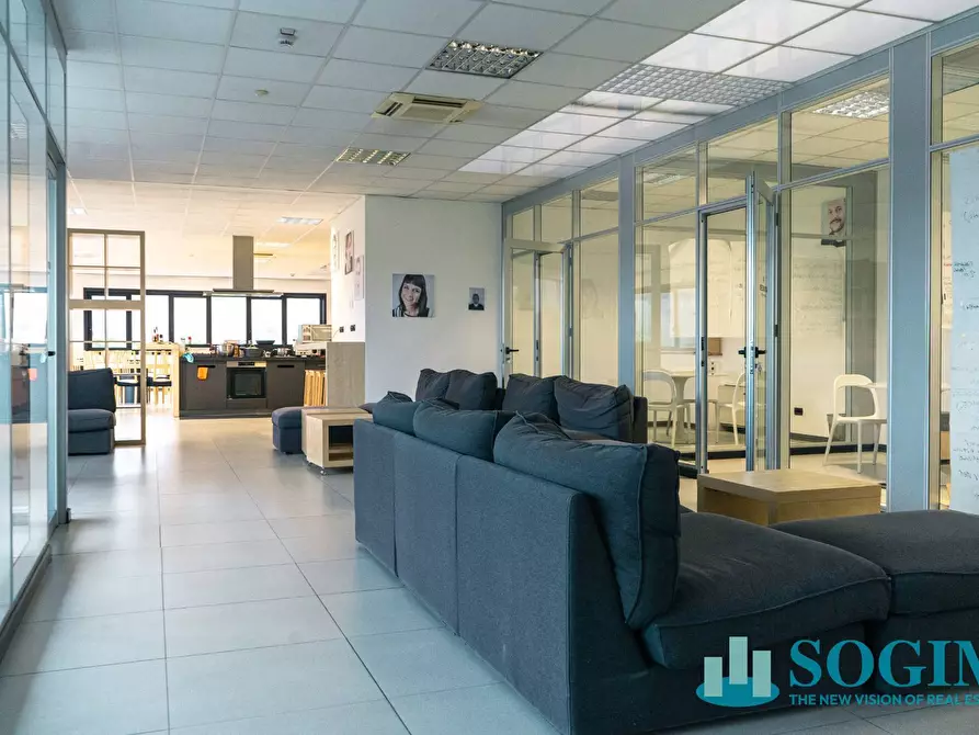 Immagine 19 di Capannone industriale in affitto  a Opera