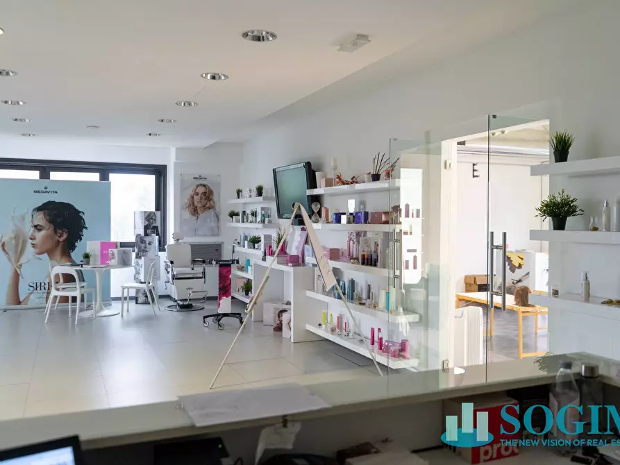 Immagine 23 di Capannone industriale in affitto  a Opera