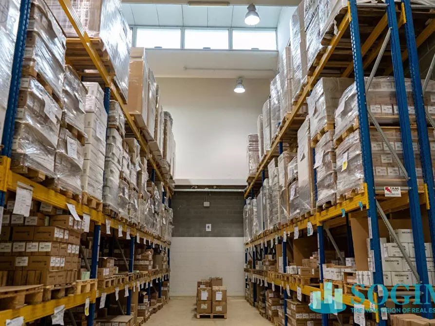 Immagine 24 di Capannone industriale in affitto  a Opera