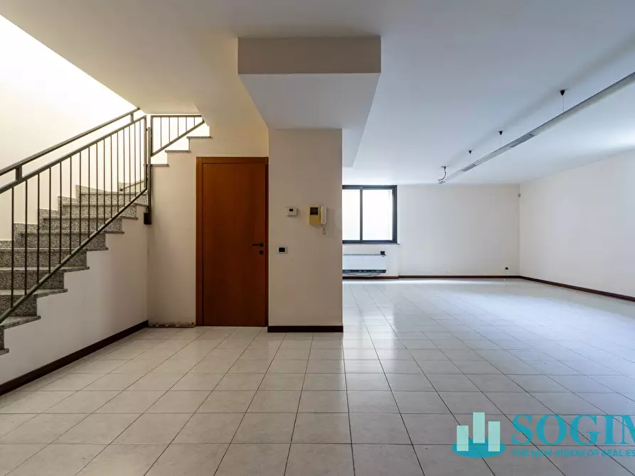 Immagine 15 di Ufficio in vendita  in Via Cappuccina a Lissone