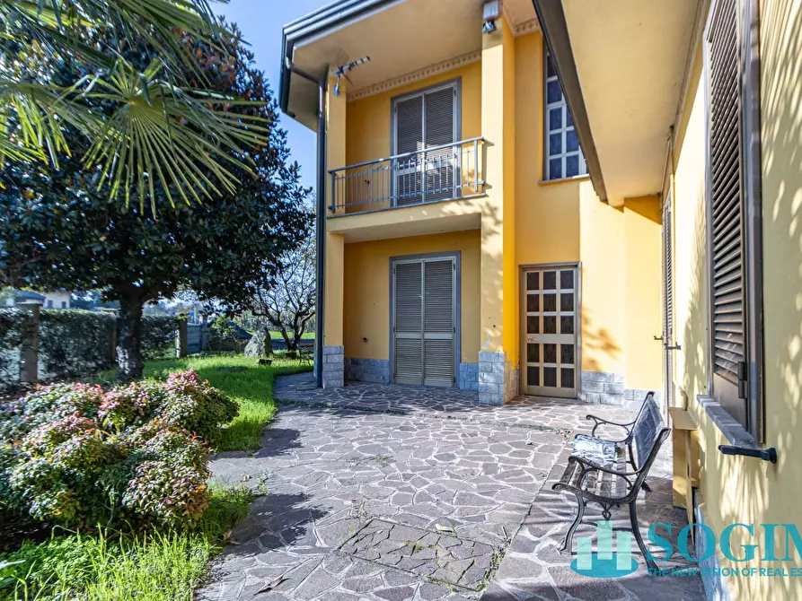 Immagine 27 di Villa in vendita  in Via Fismes a Triuggio