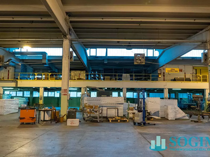 Immagine 7 di Capannone industriale in vendita  in Via Bergamo a Pioltello