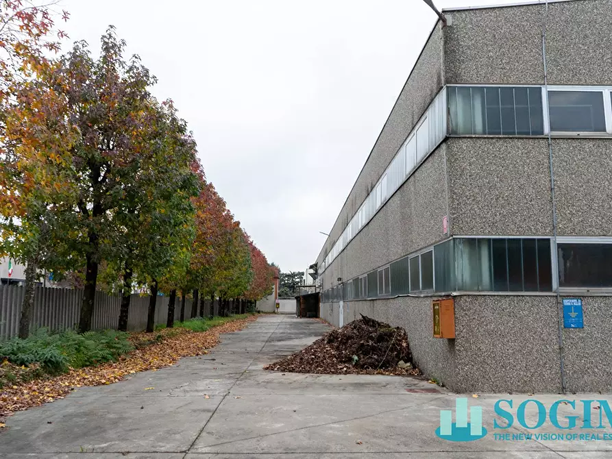 Immagine 28 di Capannone industriale in vendita  in Via Bergamo a Pioltello