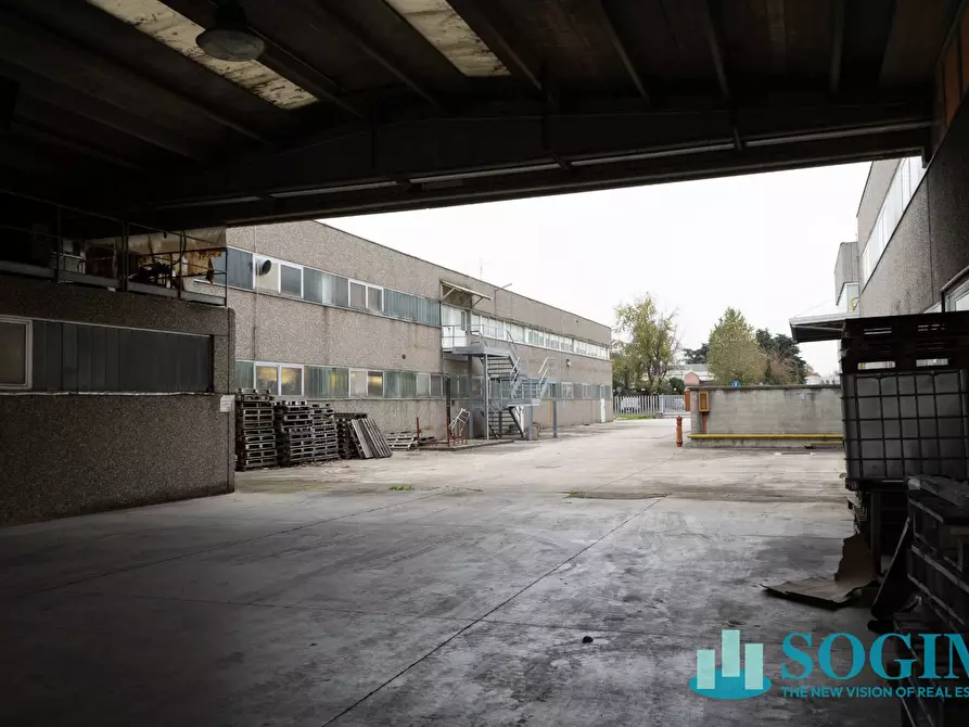 Immagine 29 di Capannone industriale in vendita  in Via Bergamo a Pioltello
