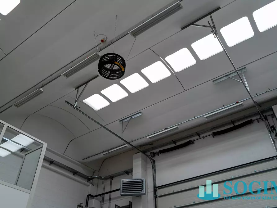 Immagine 22 di Capannone industriale in affitto  in Via Milano a Cantù