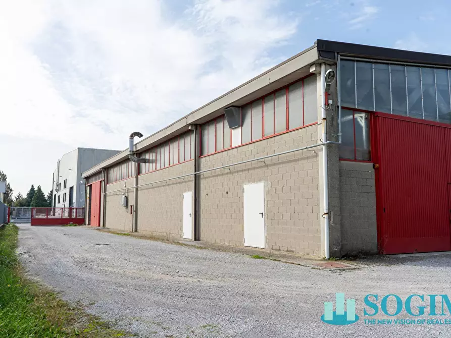 Immagine 24 di Capannone industriale in affitto  in via Grigna a Figino Serenza