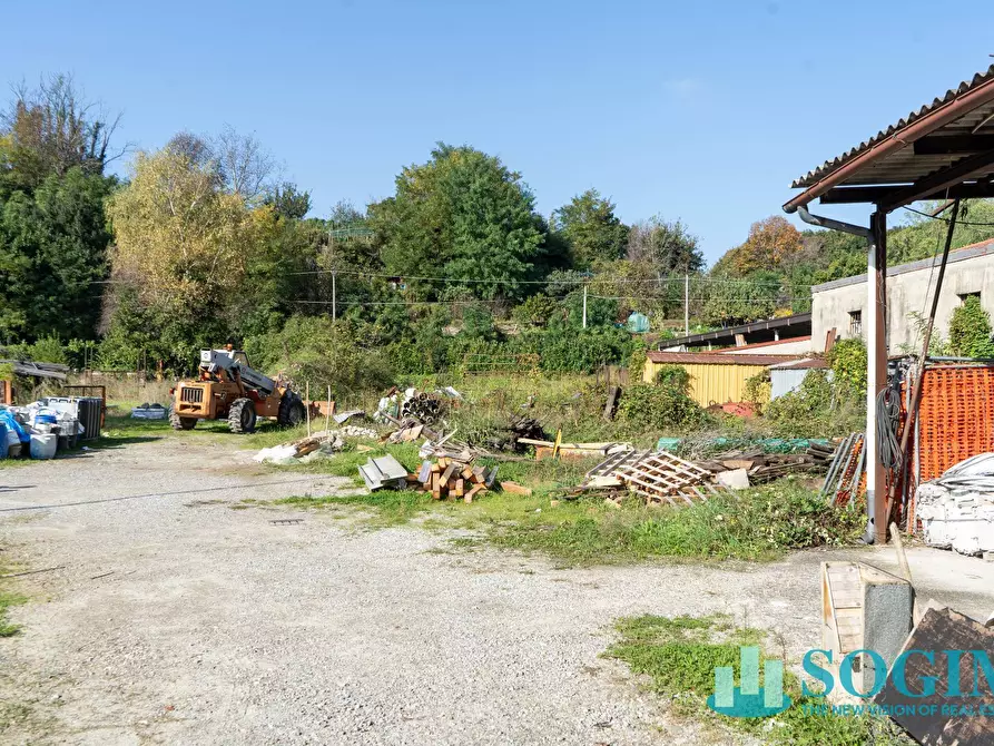 Immagine 1 di Terreno industriale in vendita  a Como