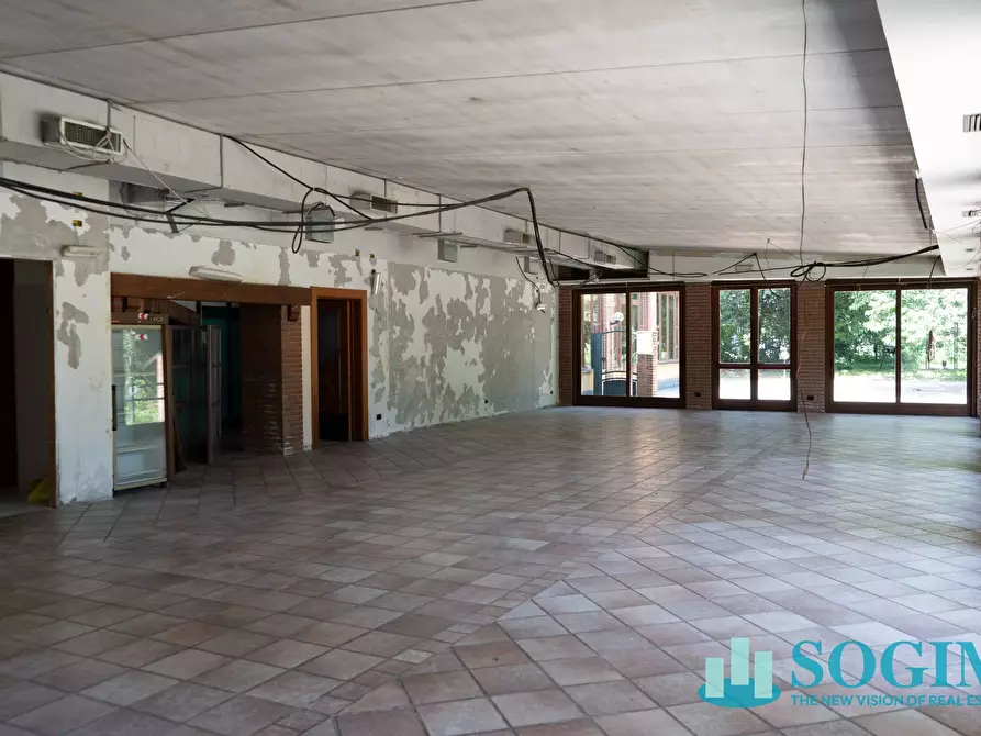 Immagine 30 di Locale commerciale in affitto  in via Risorgimento a Monza