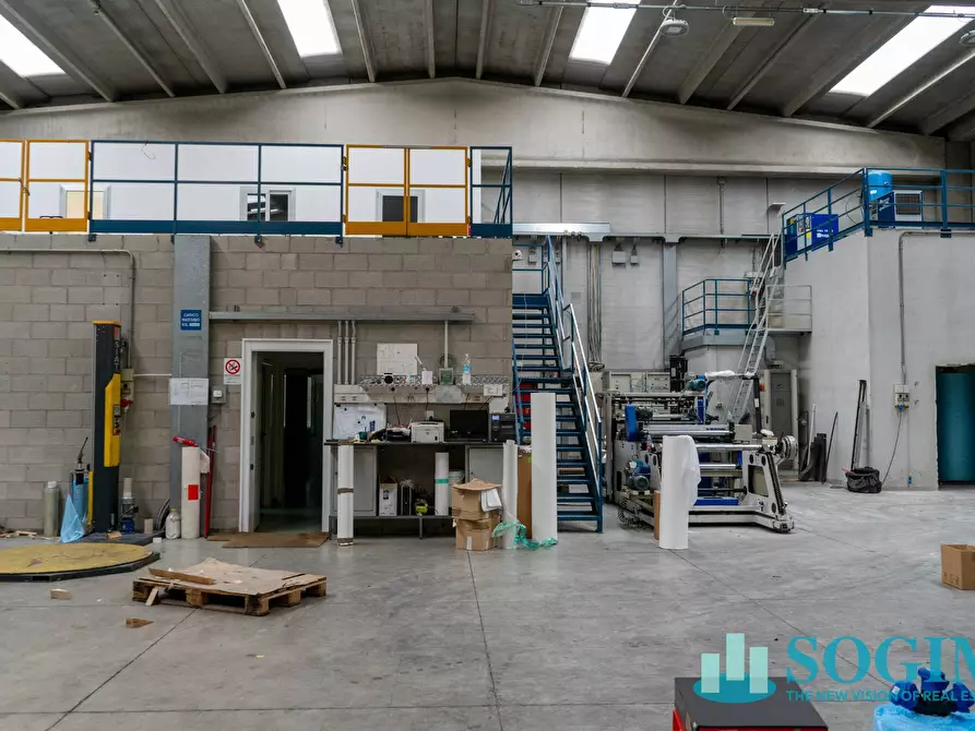 Immagine 6 di Capannone industriale in vendita  in Via Falcone a Mozzate