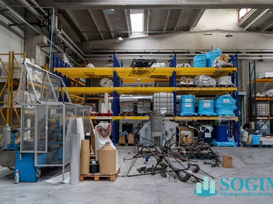 Immagine 9 di Capannone industriale in vendita  in Via Falcone a Mozzate