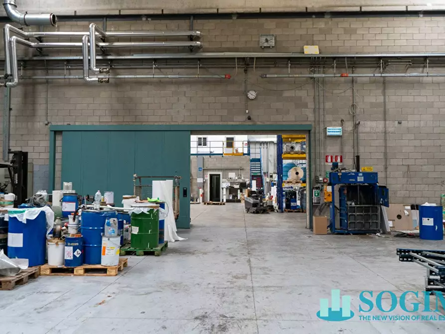 Immagine 16 di Capannone industriale in vendita  in Via Falcone a Mozzate