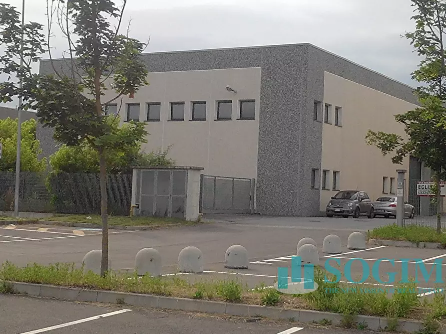 Immagine 4 di Capannone industriale in vendita  a Abbiategrasso