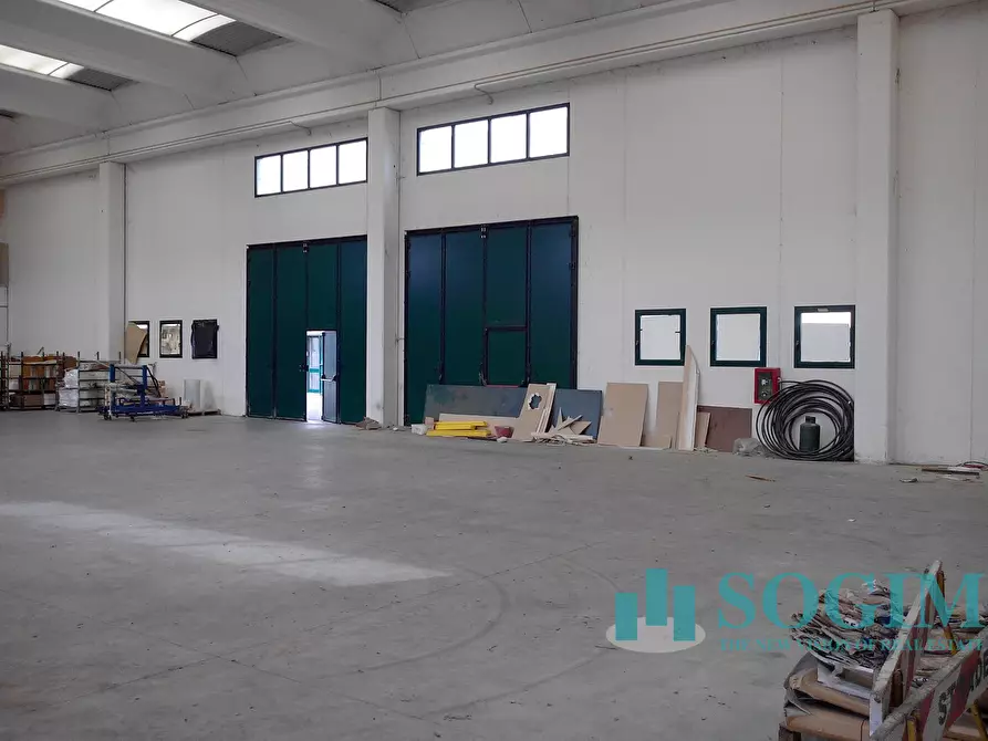 Immagine 3 di Capannone industriale in vendita  a Abbiategrasso
