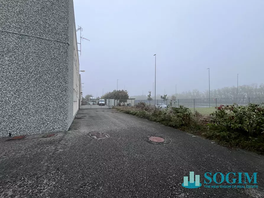 Immagine 10 di Capannone industriale in vendita  a Abbiategrasso