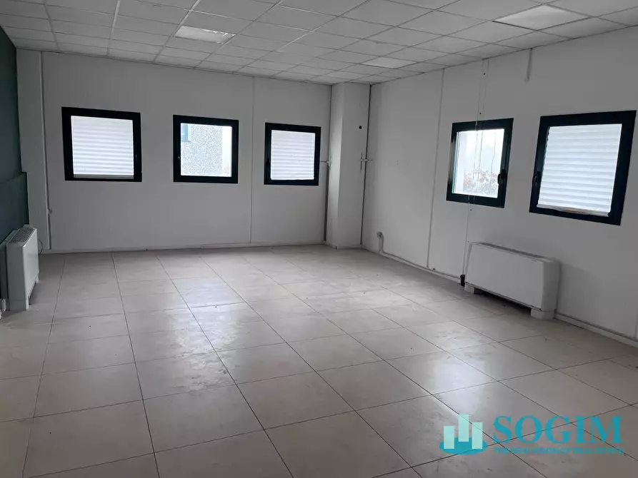 Immagine 17 di Capannone industriale in vendita  a Abbiategrasso