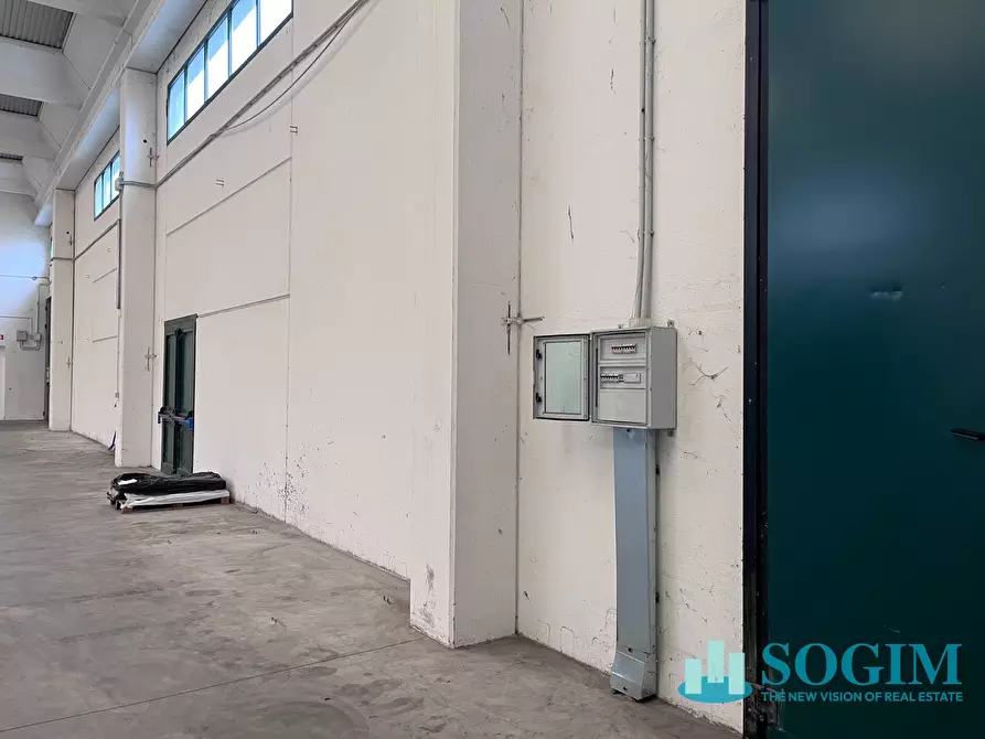 Immagine 20 di Capannone industriale in vendita  a Abbiategrasso