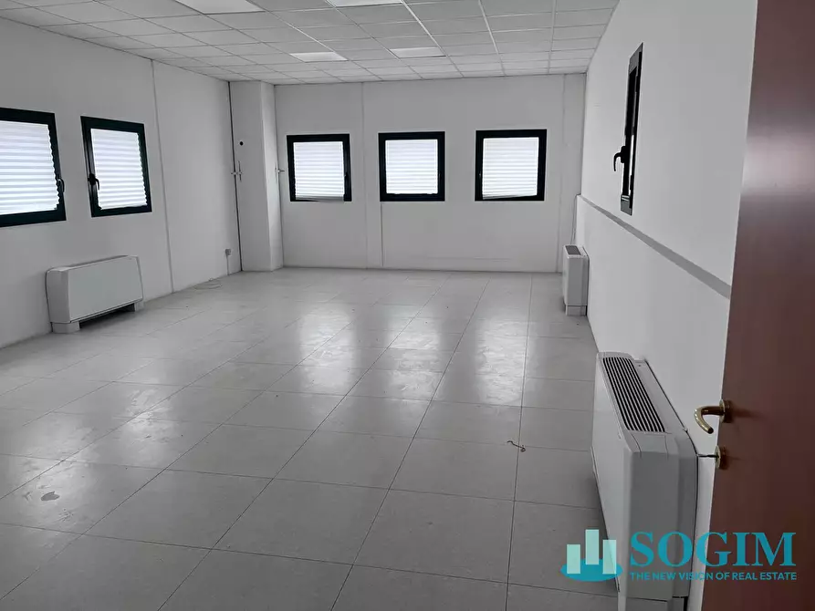 Immagine 22 di Capannone industriale in vendita  a Abbiategrasso